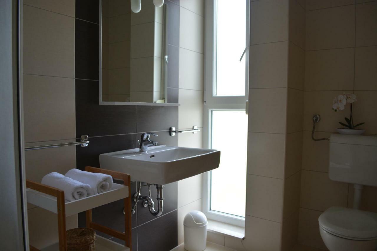 Villa Antea - Modern House With Pool Pag Town Bagian luar foto