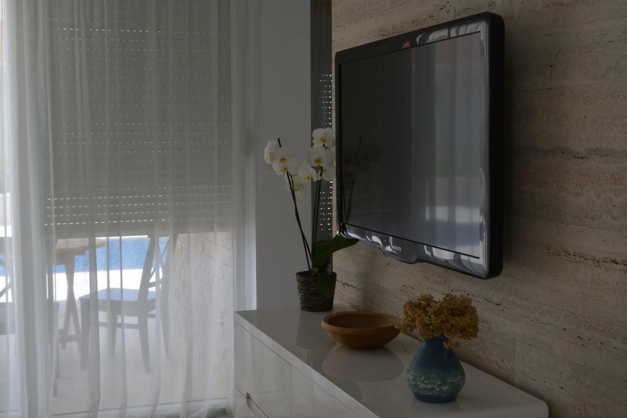Villa Antea - Modern House With Pool Pag Town Bagian luar foto
