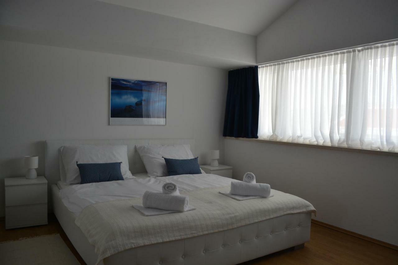 Villa Antea - Modern House With Pool Pag Town Bagian luar foto