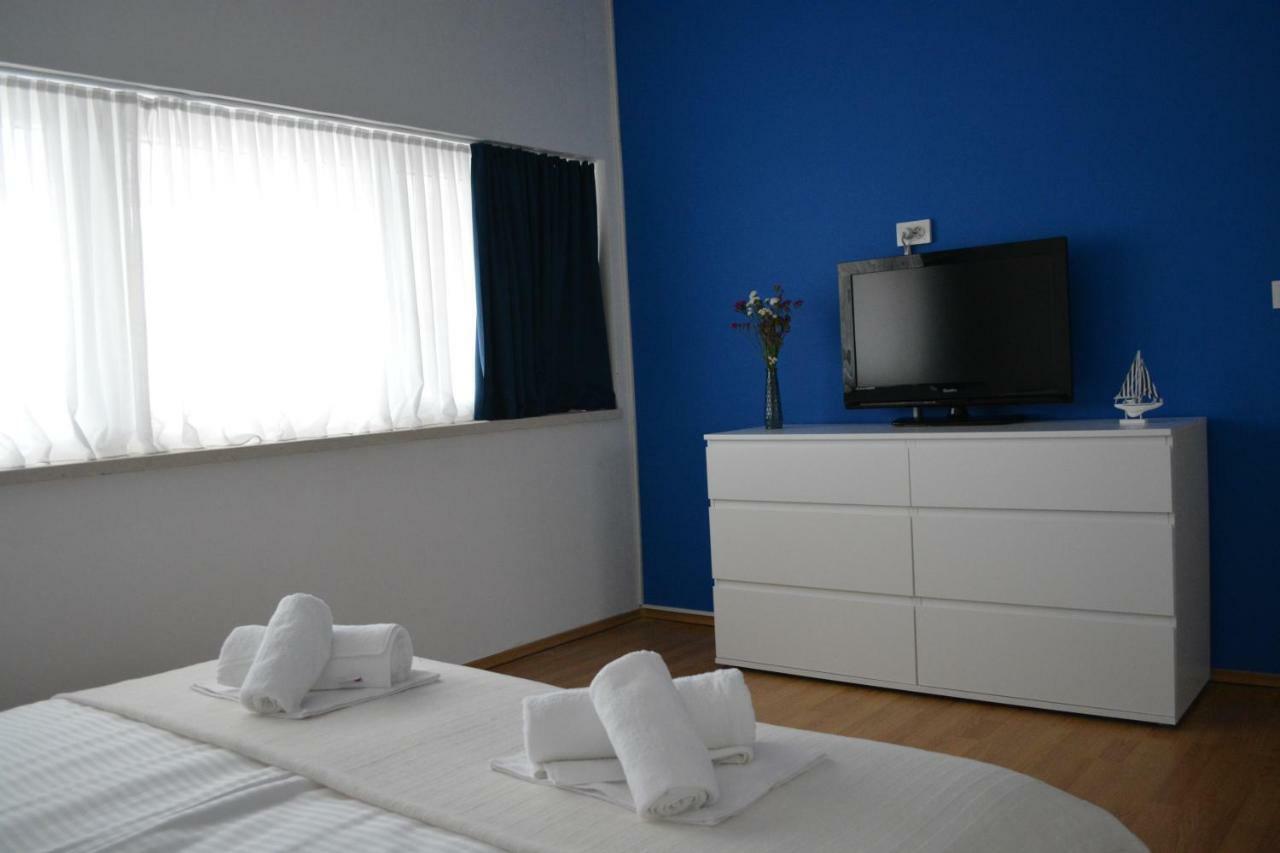 Villa Antea - Modern House With Pool Pag Town Bagian luar foto