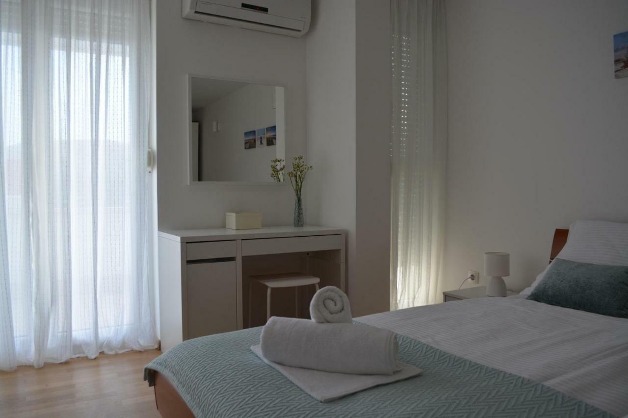 Villa Antea - Modern House With Pool Pag Town Bagian luar foto